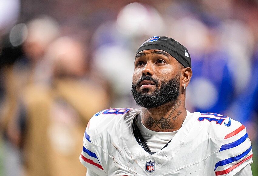 Eagles add another receiver in former second-round pick Elijah Moore